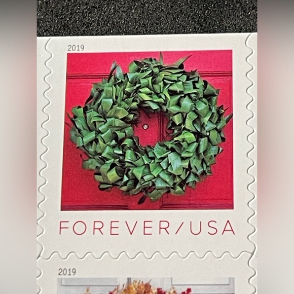 5 “HOLIDAY WREATHS” Booklets of Forever Christmas Stamps for the price of 4. - Picture 4 of 4